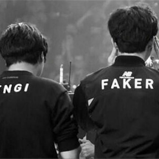 Uzi ： 我很高兴今天能见到这么多老朋友。